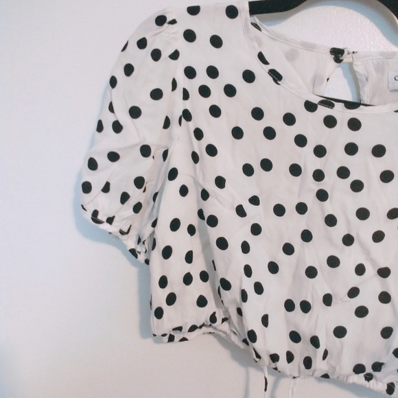 Charlie Holiday the Holiday top features puff sleeves, a round neckline, drawstr - Picture 3 of 6